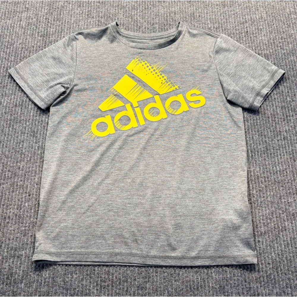 Adidas Gray T-Shirt & Nike Dri-FIT Black Yellow Shorts Set Kids Medium M 10-12